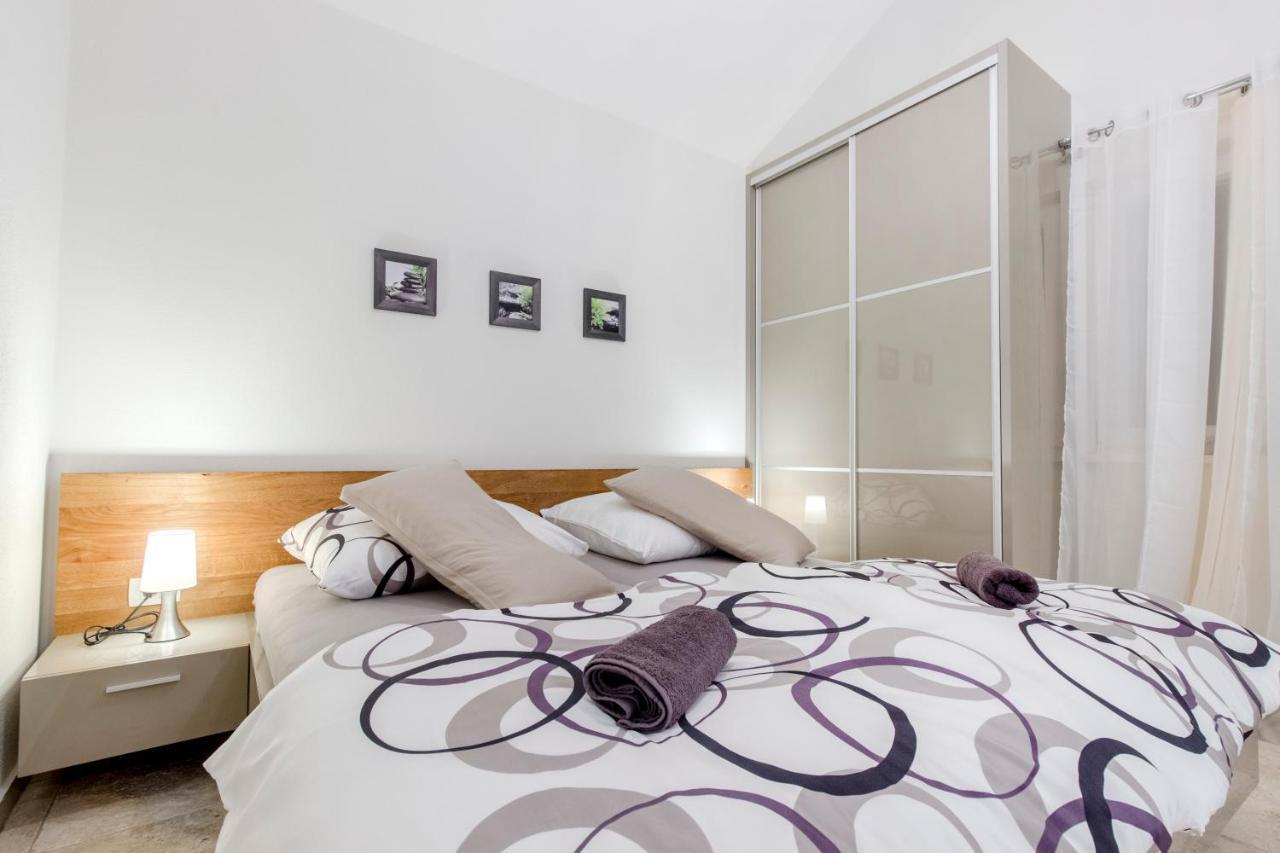 Apartamento Dalmata Lounge Starigrad Paklenica Exterior foto