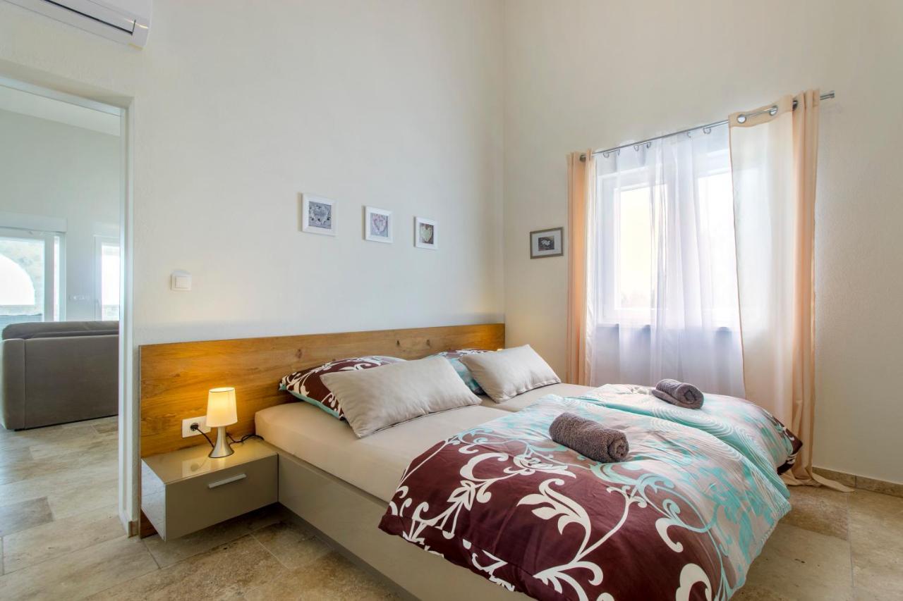 Apartamento Dalmata Lounge Starigrad Paklenica Exterior foto